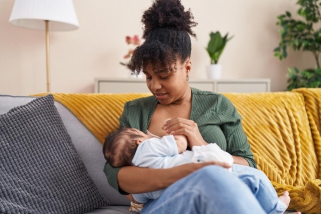 O poder do leite materno: Descubra a importância de amamentar!