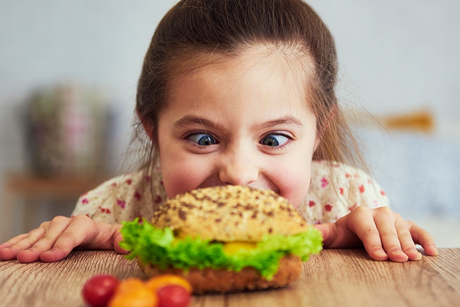 Identificando os sinais de compulsão alimentar na infância.